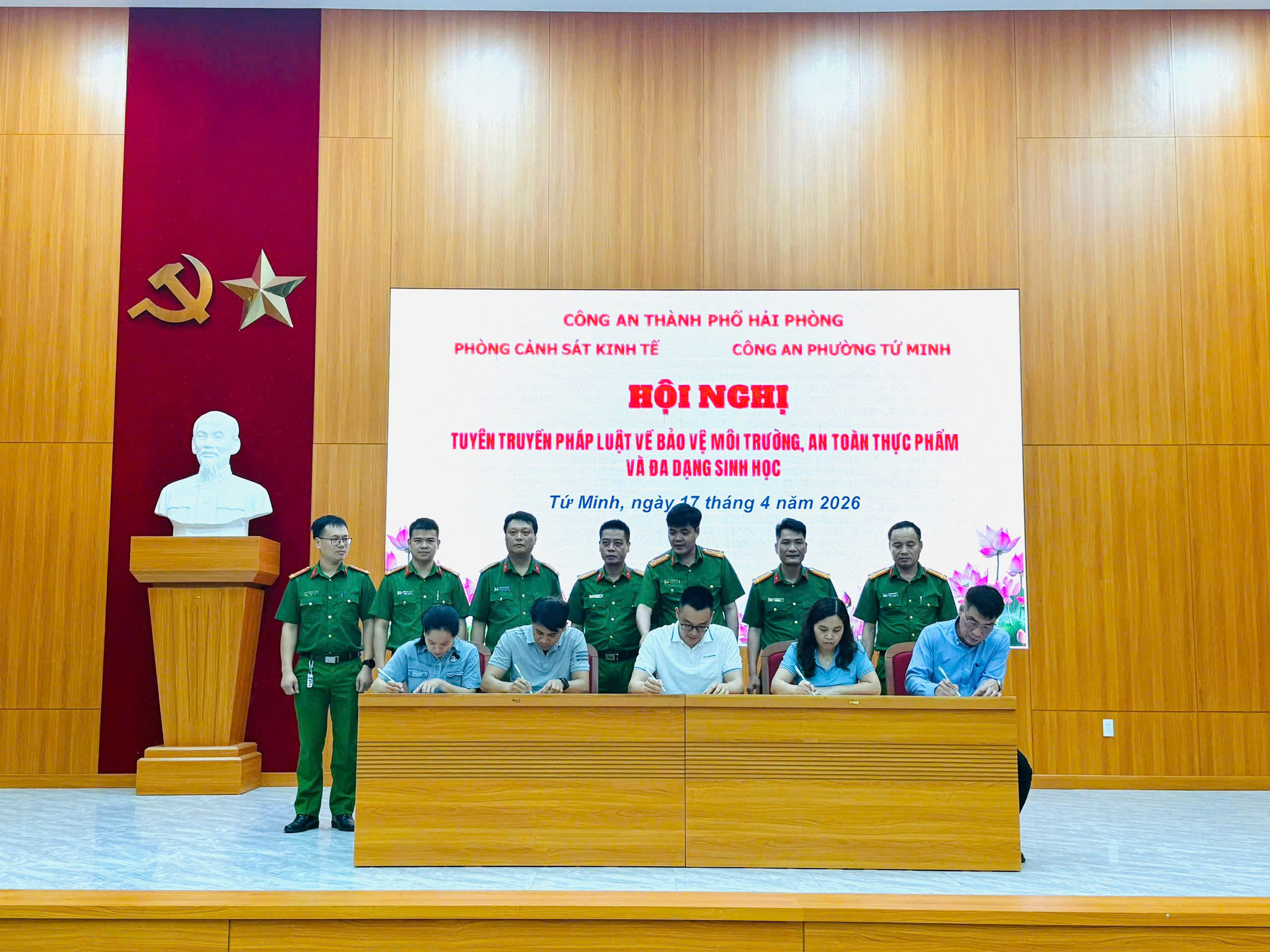 Phòng Cảnh sát Kinh tế, Công an phường Tứ Minh: Tổ chức tuyên truyền pháp luật về bảo vệ môi trường, an toàn thực phẩm và đa dạng sinh học